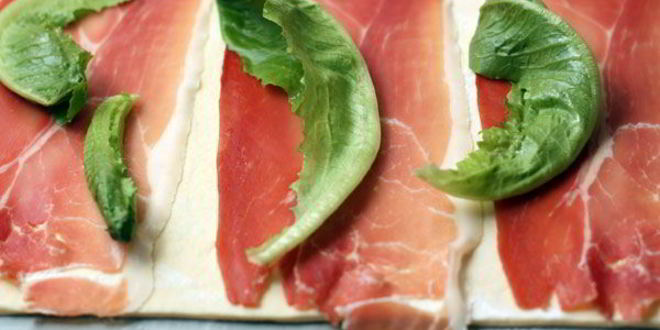 Рецепт слоеных булочек с ветчиной