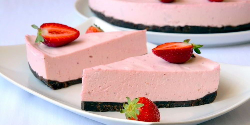 Как приготовить клубничный чизкейк без выпечки