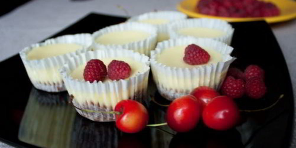 Как приготовить мини-чизкейки с ягодами