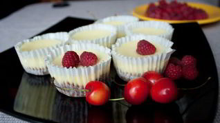 Рецепт Мини-чизкейков с ягодами