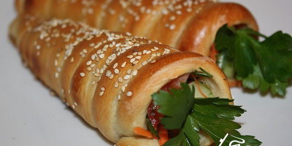 Как приготовить дрожжевые трубочки фаршированные салатом