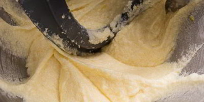 Рецепт кекса с кукурузной мукой и клюквой