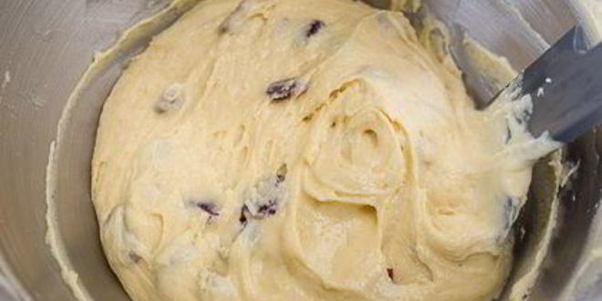 Рецепт кекса с кукурузной мукой и клюквой