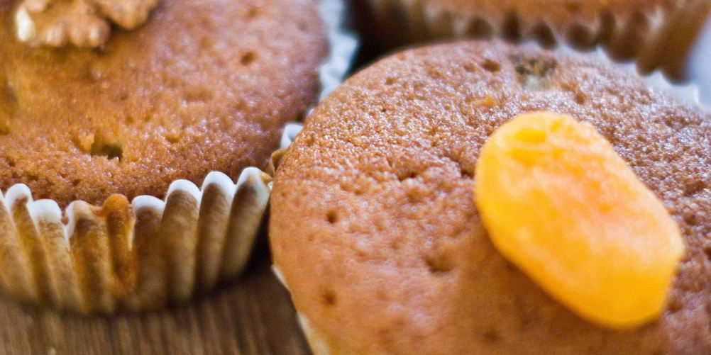 Как приготовить кексы с курагой, изюмом и грецкими орехами