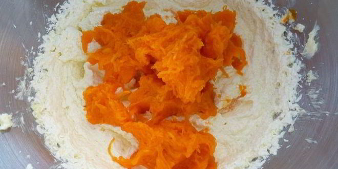 Рецепт нежного тыквенного кекса под сливочной шапочкой