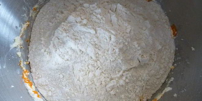 Рецепт нежного тыквенного кекса под сливочной шапочкой