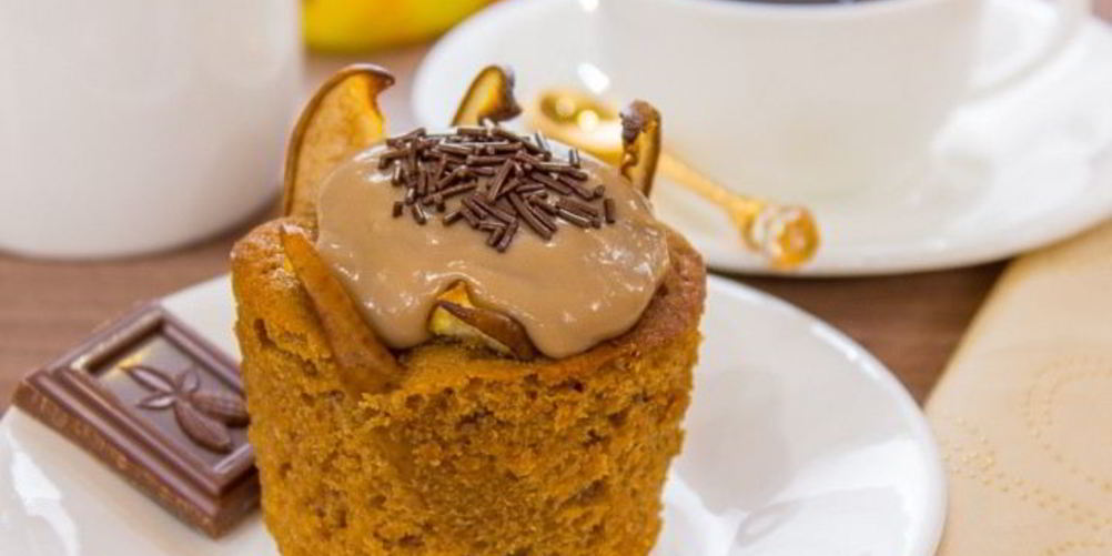 Как приготовить шоколадные кексы с грушей