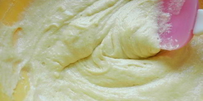 Рецепт сметанных кексов с ягодной начинкой