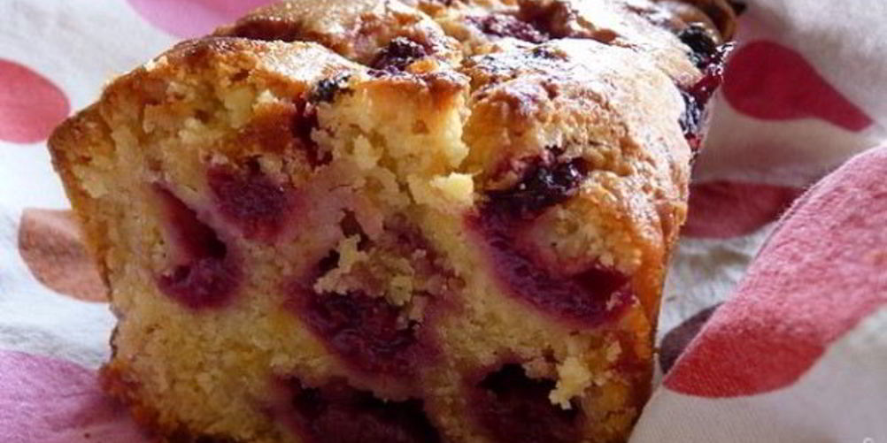 Как приготовить творожный кекс с малиной