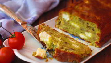 Рецепт Закусочного кекса с баклажанами, сыром фета и песто