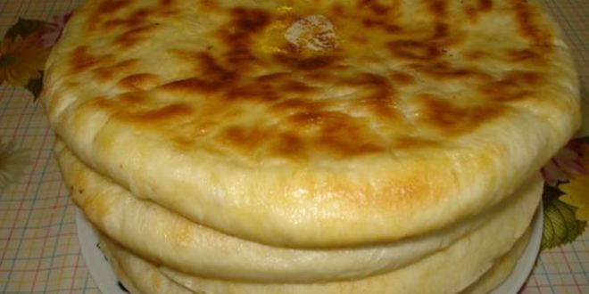 Рецепт домашних хачапури с 2 видами сыра