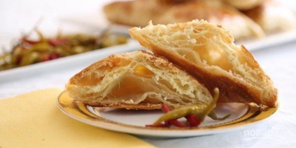 Как приготовить слоеные хачапури с сыром