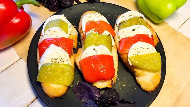 Рецепт Багета с моцареллой и перцем