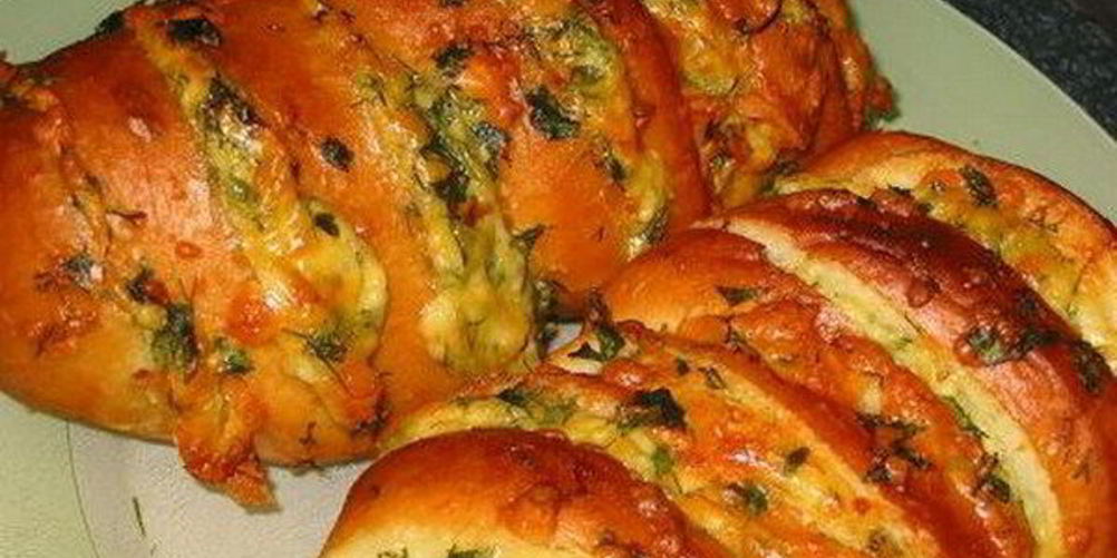 Как приготовить батон с чесноком и сыром в духовке