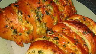 Рецепт Батона с чесноком и сыром в духовке