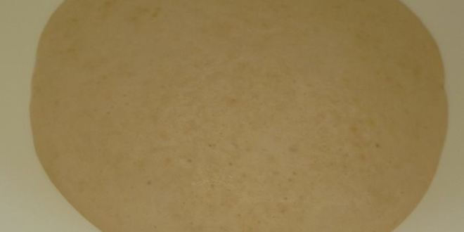 Рецепт французского хлеба на красном вине, с орехами и изюмом