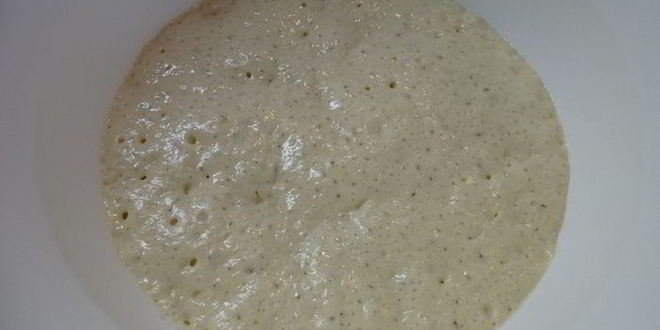 Рецепт французского хлеба на красном вине, с орехами и изюмом