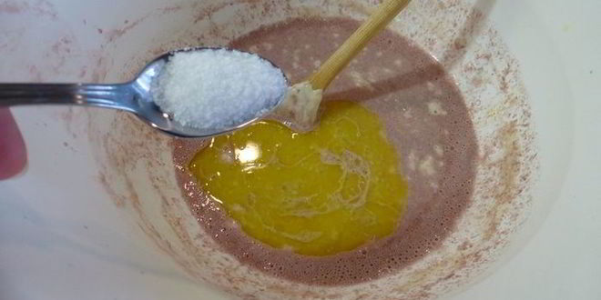 Рецепт французского хлеба на красном вине, с орехами и изюмом