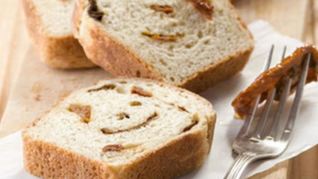 Рецепт Хлеба с вялеными помидорами и белыми грибами