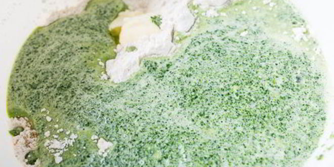 Рецепт шпинатного хлеба с цельнозерновой мукой