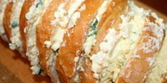 Рецепт запеченного батона с сыром и чесноком