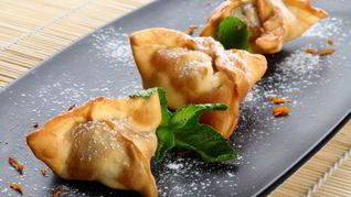 Рецепт Хрустящих конвертиков из теста с начинкой из банана и фиников