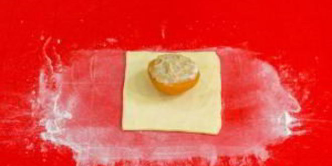 Рецепт конвертиков из слоеного теста с фаршированными абрикосами