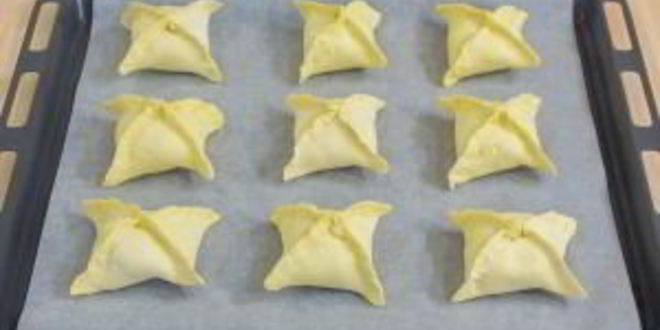 Рецепт конвертиков из слоеного теста с фаршированными абрикосами