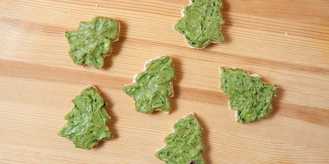 Рецепт елочек из лаваша с гуакамоле