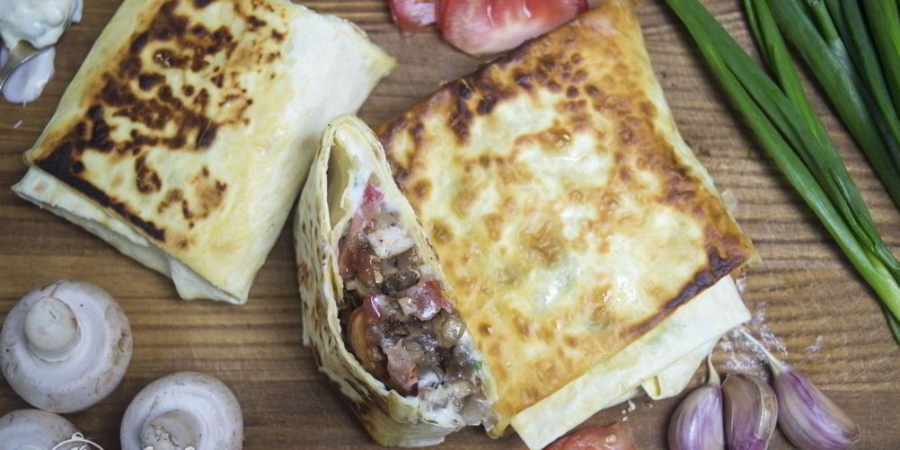Как приготовить лаваш с курицей и грибами