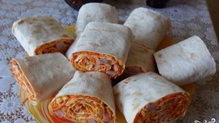 Рецепт Рулетиков из лаваша с морковкой