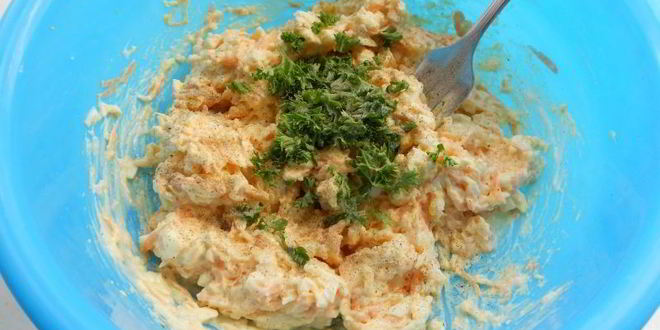 Рецепт рулетиков из лаваша с сыром, яйцами и морковью