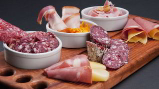 Рецепт Рулетов с колбасой и сыром в тесте и в лаваше