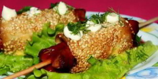 Рецепт сосисок в лаваше с сыром