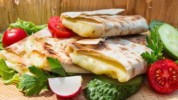 Рецепт Сулугуней в лаваше на углях