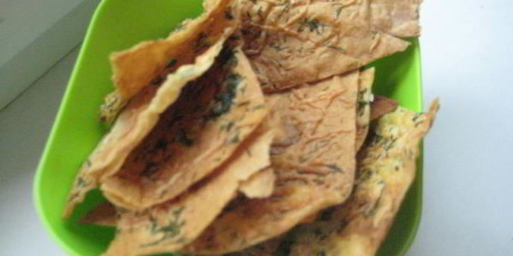 Как приготовить сырные чипсы из лаваша с зеленью