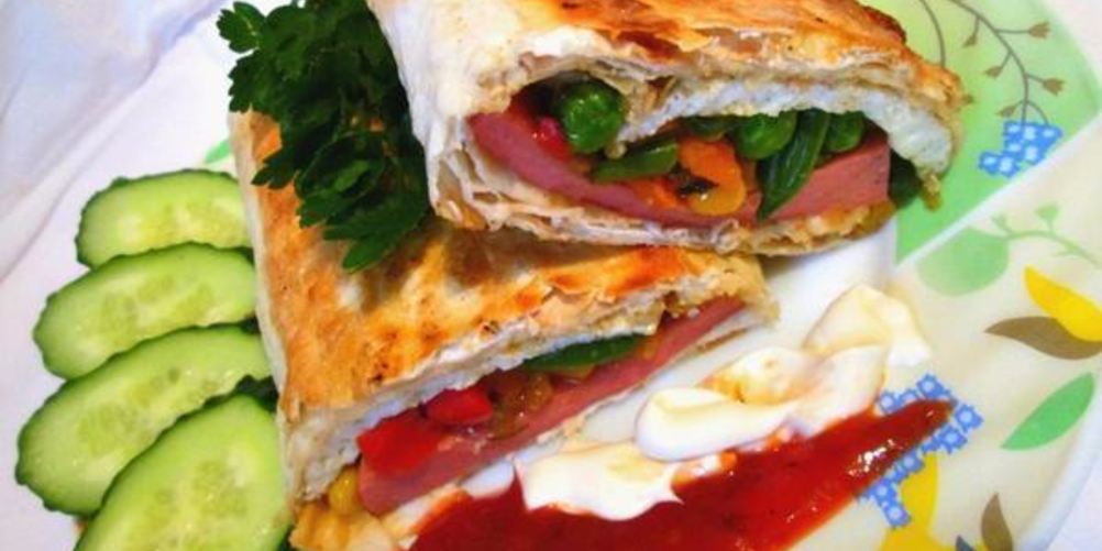 Как приготовить сытный завтрак в лаваше