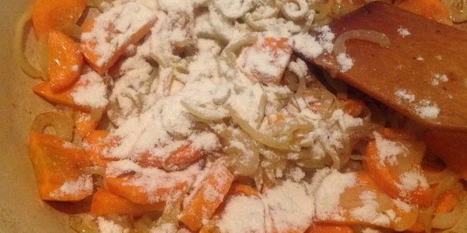 Рецепт фасоли с овощами и мясом на пшеничной лепешке