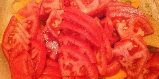 Рецепт фасоли с овощами и мясом на пшеничной лепешке