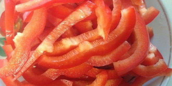 Рецепт фасоли с овощами и мясом на пшеничной лепешке