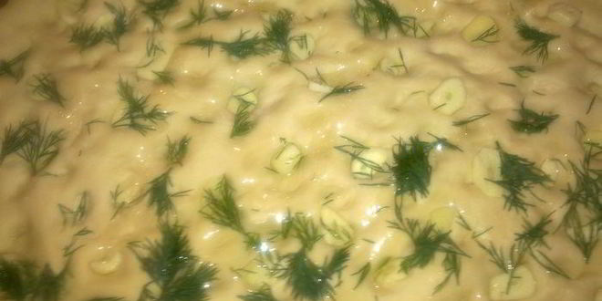 Рецепт фокаччи чесночной с чесночным соусом