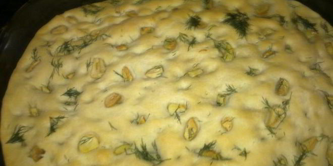 Рецепт фокаччи чесночной с чесночным соусом