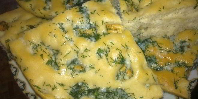 Рецепт фокаччи чесночной с чесночным соусом