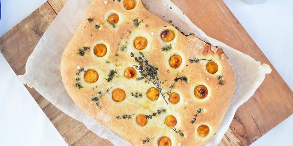 Как приготовить фокаччу с физалисом и тимьяном