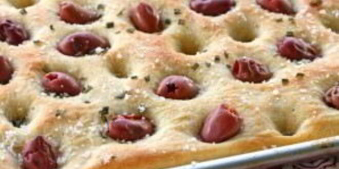 Рецепт фокаччи с маслинами и розмарином