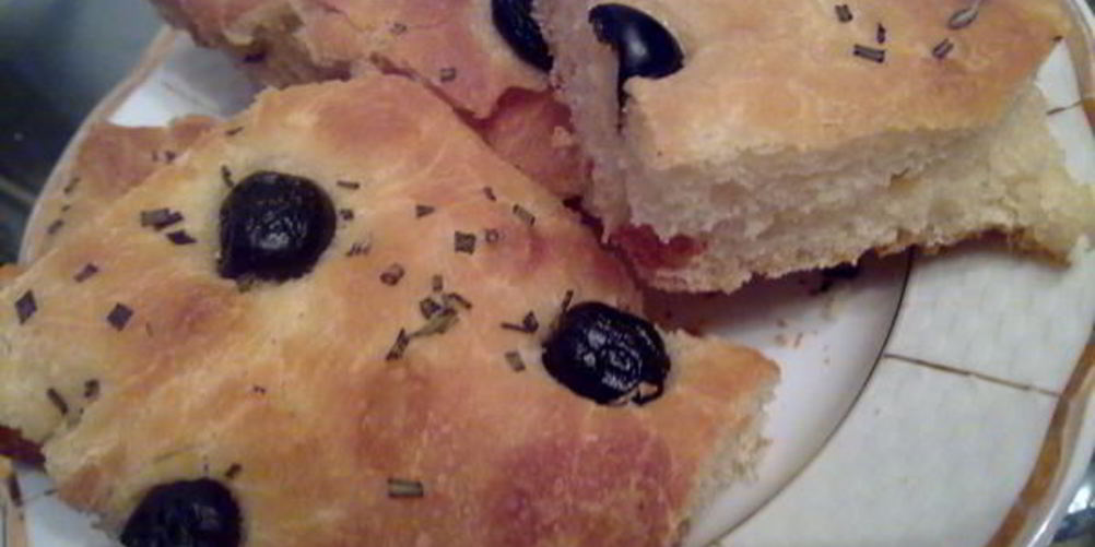 Как приготовить фокаччу с маслинами