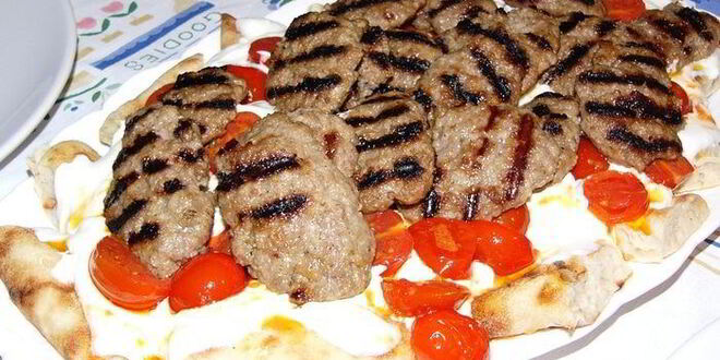 Рецепт говяжьих котлет на лепешке пиде