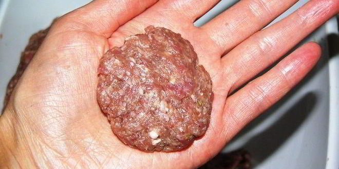 Рецепт говяжьих котлет на лепешке пиде