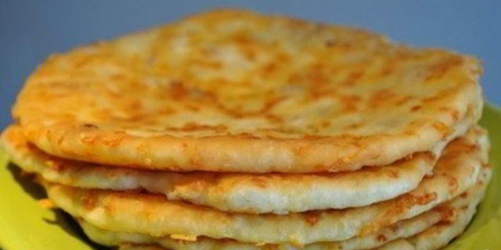 Как приготовить лепешку из сулугуни на сковороде