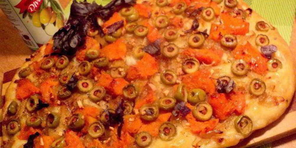 Как приготовить лепешку с тыквой, оливками и луком